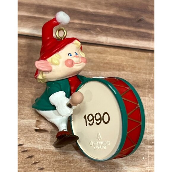 1990 HALLMARK KEEPSAKE ORNAMENT QX446-3 HARK ITS HERALD DRUM ELF - Picture 5 of 6
